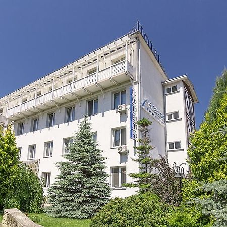 Mariot Medical Center Hotel Truskavets Bagian luar foto